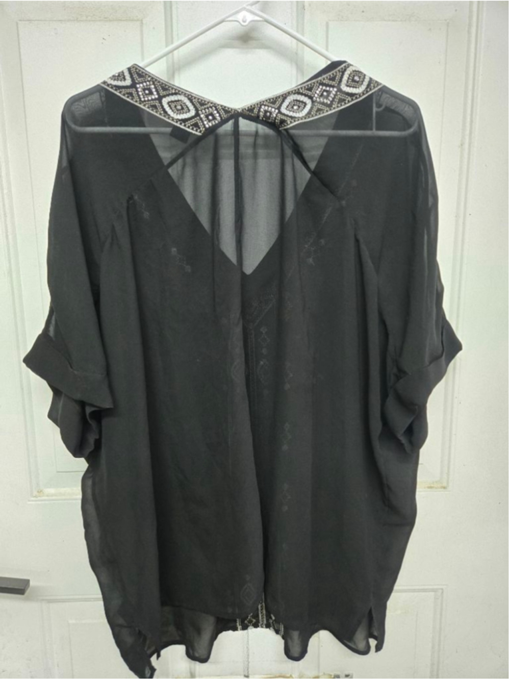 Women's White House Black Market Blouse L Black White Beaded - Picture 4 of 4